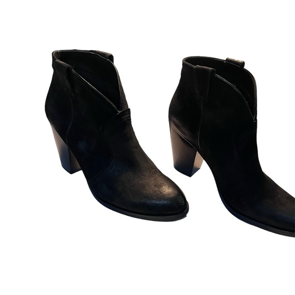 Vince Camuto VC-Hillsy  women’s black pull on bootie leather and suede size 11 - Picture 2 of 7